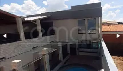 Sobrado à venda no Residencial Meireles