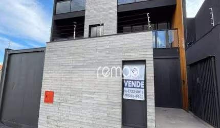 Apartamento superior à venda no Centro