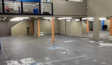 Excelente Sala Comercial de Esquina em Localização Privilegiada
