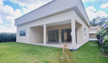 A casa térrea  para aluguel  com 3 suíte no Condomínio Fazendinha / Carapicuíba