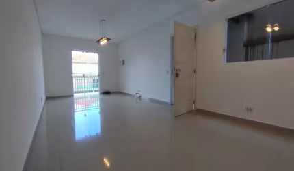 Sobrado a venda em Residencial Vila Deste/Cotia com 129m², 3 quartos e 2 vagas