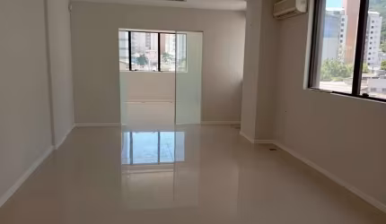 Sala comercial para alugar na Rua Crispim Mira, 184, Centro, Florianópolis, 48 m2 por R$ 3.500