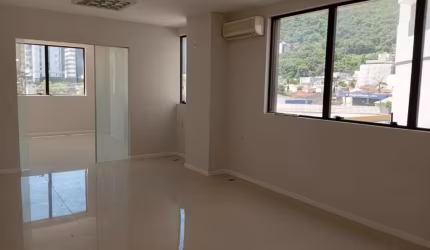 Sala comercial para alugar na Rua Crispim Mira, 184, Centro, Florianópolis, 48 m2 por R$ 3.500
