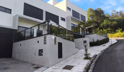 Casa com 3 quartos para alugar na Rua Comandante Oscar Amarante Romaguera, 171, João Paulo, Florianópolis, 200 m2 por R$ 11.000