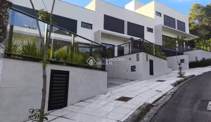 Casa com 3 quartos para alugar na Rua Comandante Oscar Amarante Romaguera, 171, João Paulo, Florianópolis, 200 m2 por R$ 12.000