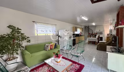 Casa com 5 quartos à venda no Charqueadas, Caxias do Sul , 179 m2 por R$ 585.000