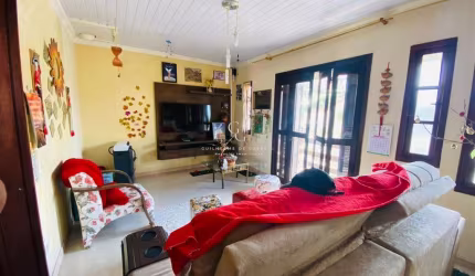 Casa com 3 quartos à venda no Charqueadas, Caxias do Sul , 158 m2 por R$ 900.000