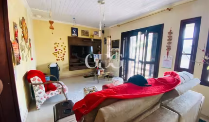 Casa com 3 quartos à venda no Charqueadas, Caxias do Sul , 158 m2 por R$ 900.000