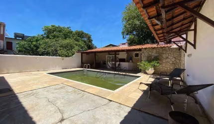 Casa com 4 dormitórios à venda, 380 m² por R$ 680.000,00 - Baixo Grande - São Pedro da Aldeia/RJ