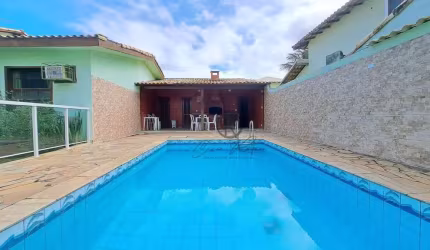 Casa com 2 dormitórios à venda, 65 m² por R$ 270.000,00 - Peró - Cabo Frio/RJ