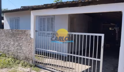 Casa com 3 quartos à venda na 24, 600, Saint Etiene, Matinhos por R$ 190.000