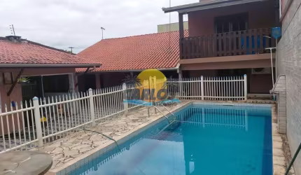 Casa com 5 quartos à venda na Cenira da Silva Mesquita, 16, Centro, Matinhos por R$ 550.000