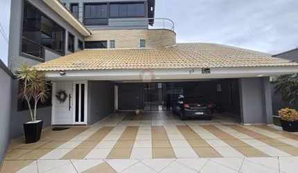 Triplex para Venda em Araucária, Fazenda Velha, 3 dormitórios, 2 suítes, 5 banheiros, 3 vagas