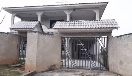 Sobrado para Venda no bairro Iguaçu em Araucária, 3 quartos sendo 1 suíte, 4 vagas, Sem Mobília, 240 m² de área total, 240 m² privativos,