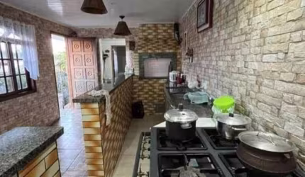 Casa para Venda no bairro Loteamento Helvidia em Campo Largo, 3 quartos sendo 1 suíte, 2 vagas, Semi-Mobiliado, 210 m² de área total, 210 m² privativos,