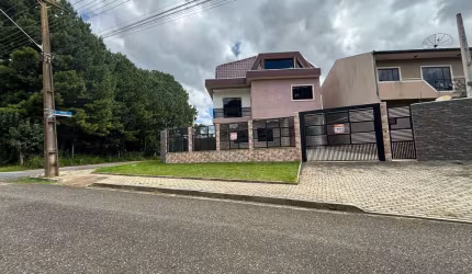 Sobrado para Locação Anual no bairro Centro em Araucária, 3 quartos sendo 1 suíte, 3 vagas, Sem Mobília, 110 m² de área total, 170 m² privativos,