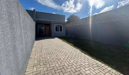 Casa para Venda no bairro Capela Velha em Araucária, 2 quartos sendo 1 suíte, 4 vagas, Sem Mobília, 60 m² de área total, 180 m² privativos,