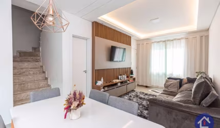 SOBRADO TRIPLEX com 133m² à venda no Uberaba, Curitiba-PR