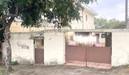SOBRADO 2 DORMS. 4 VAGAS NO JD. COLOMBO