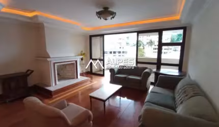 Excelente apartamento em bairro nobre, semi mobiliado, 3 suítes, ampla varanda, condomínio com lazer e portaria.
