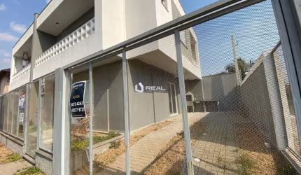 Lindo sobrado  três dormitórios sendo uma suíte  no Bairro Igara Canoas.