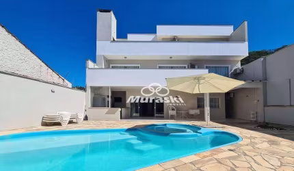 Casa com 8 dormitórios para alugar por diária- Centro - Guaratuba/PR
