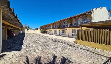Sobrado com 3 dormitórios à venda, 98 m² por R$ 470.000,00 - Centro - Guaratuba/PR