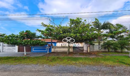 Casa com 2 dormitórios para alugar, 54 m² por diária - Eliana - Guaratuba/PR