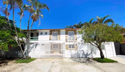 Sobrado com 3 dormitórios à venda, 120 m² por R$ 700.000,00 - Centro - Guaratuba/PR