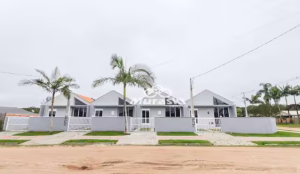 Casa com 2 dormitórios à venda, 54 m² por R$ 250.000,00 - Piçarras - Guaratuba/PR