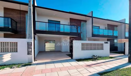 Sobrado com 3 dormitórios à venda, 96 m² por R$ 519.000,00 - Nereidas - Guaratuba/PR