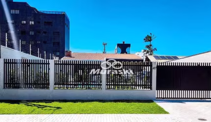 Casa com 3 dormitórios à venda, 141 m² por R$ 2.500.000,00 - Centro - Guaratuba/PR