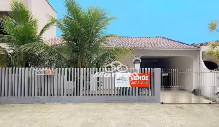 Casa com 3 dormitórios à venda, 130 m² por R$ 690.000,00 - Centro - Guaratuba/PR