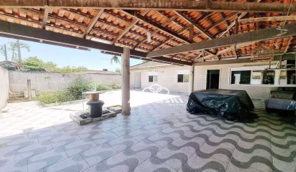Casa com 4 dormitórios à venda, 189 m² por R$ 440.000,00 - Carvoeiro - Guaratuba/PR
