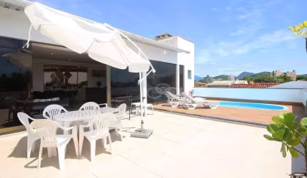 Casa com 6 dormitórios à venda, 370 m² por R$ 1.399.000,00 - Brejatuba - Guaratuba/PR