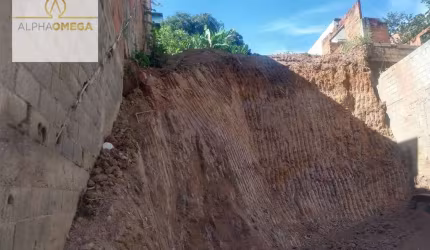 Terreno à Venda - 300m² em Jaguari, Santana de Parnaíba