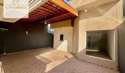 Encantadora Casa no Portal dos Ipês II seu novo lar espera por você!