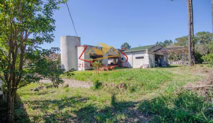 Vende-se Barracão em Condomínio Residencial de Chácaras Sol Nascente em Tijucas do Sul