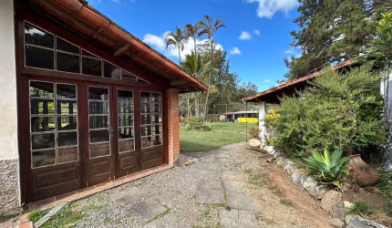 Refúgio de tranquilidade a poucos minutos do Centro de Juiz de Fora! Granja à venda no no bair