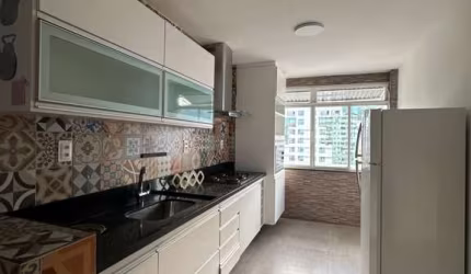 Amplo, bem dividido e no coração da cidade: conheça seu novo lar no Ed. Antônio Sejan Ganimi!  Apartamento 3 quartos à venda no Centro.