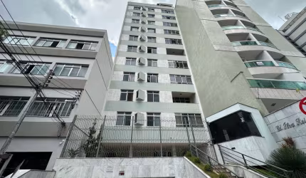 Um lar clássico, espaçoso e pensado pra quem busca o melhor, no Centro. de Juiz de Fora