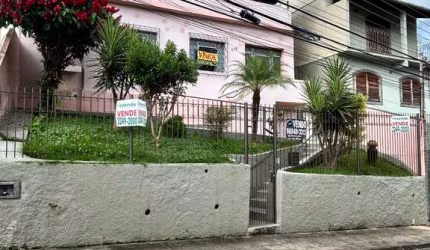 Casa com 4 quartos à venda no bairro Jardim Glória !