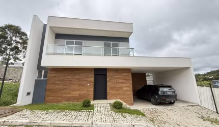 Casa nova à venda, com design integrado e um charmoso espaço gourmet!