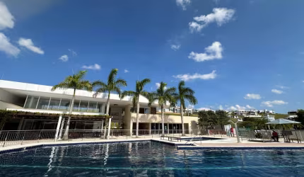 Luxo, exclusividade e uma experiência única de viver!  Casa com 4 suites à venda no Alphaville