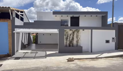 Casa duplex à venda! Novinha e pronta para morar.