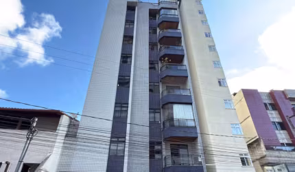 Viva no topo, com privacidade e conforto em um dos bairros mais desejados de Juiz de Fora!  Cobertura  no bairro Alto dos Passos à venda.