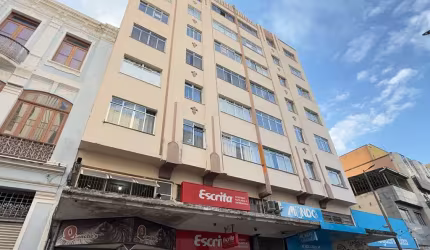 Tradição, conforto e localização estratégica no coração de Juiz de Fora! Apartamento 3 quartos à venda no Centro.