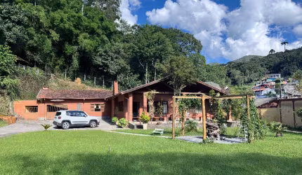 Propriedade espetacular com 5 suite no centro de Santo antonio.