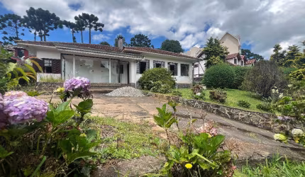Ampla Casa Terre a apenas 900 metros do baden baden no capivari