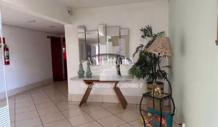 Chamoso apartamento com 2 quartos  1 suite  banheiro social e varanda